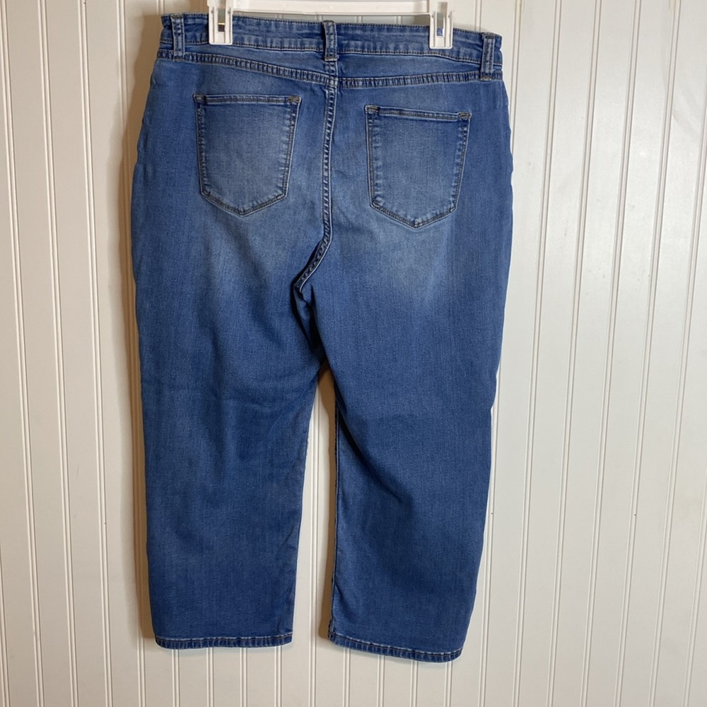 Women's Croft & Barrow plus size 14 cropped stretch Blue Jeans - Picture 9 of 10
